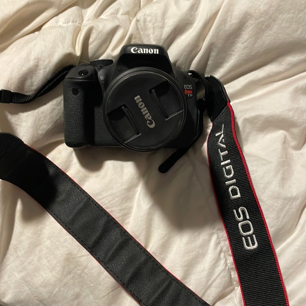 Canon EOS Rebel T3i